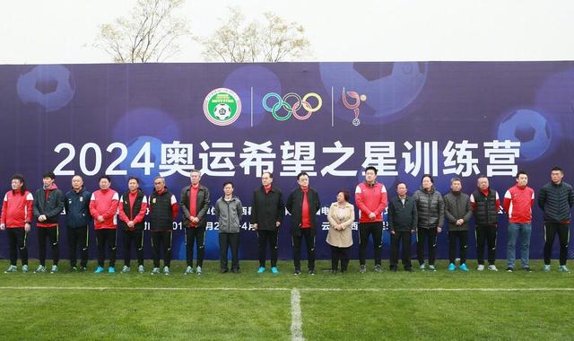 这首 韩国将制作《英雄本色2》动漫电影 于2025年公开 2023-11-14 据韩媒报道，韩国动画工作室“用铅笔冥想”透露，最近签订了《英雄本色2》的动漫版权合同，并投入了制作工作，计划在一年内完成制作，并于2025年公开。