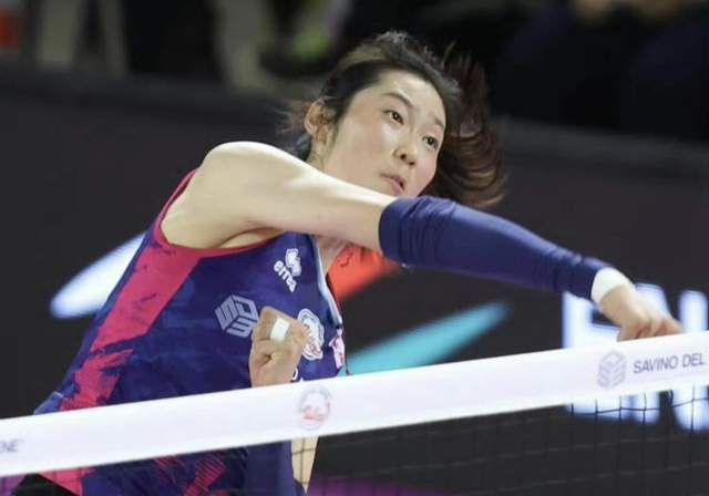 同时，一些头部短剧在上线之后预约人数能够达到110万人，它们都在分散着消费者对电影的注意力。