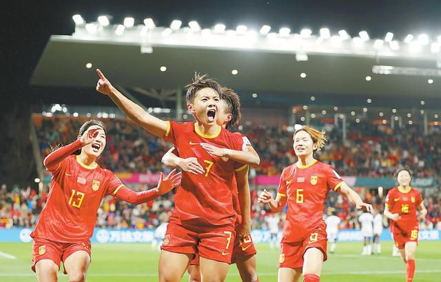 2026-03-04 2026中国电影票房破100亿!