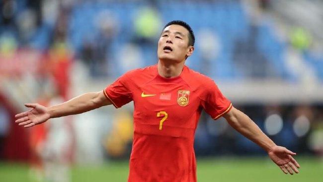 《我们同在》首曝预告 皮尤驾车撞上永恒真爱加菲 2024-07-11 7月11日，由约翰·克劳利执导，弗洛伦丝·皮尤、安德鲁·加菲尔德主演的R级爱情电影《我们同在》首曝预告。