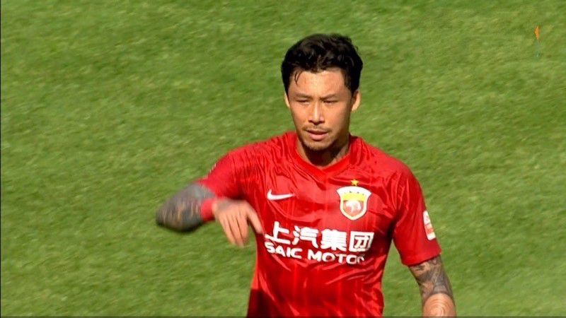 据了解，由西田主演的《钓鱼迷日记20：最终 西田敏行新片首映情绪失控 激动飙泪牵挂灾民 2011-06-12 根据漫画家村上高史的同名漫画改编的电影《守护星星的小狗》6月11日在东京首映，主演西田敏行、玉山铁二、川岛海荷、以及导演泷本智行悉数出席。