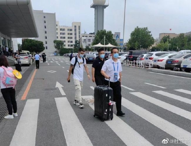 剧集《足球教练4》正式开拍 2025-07-22 近日，剧集《足球教练》第四季发布幕后花絮，泰德·拉索教练（杰森·苏戴奇斯 饰）和一众老友再度聚首，宣布剧集正式开拍。