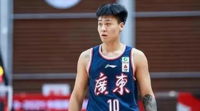 该片讲述由20世纪80年代至今，大时代背景下几个年轻人的创业励志故事，佟大为在该片中扮演愤青王阳。
