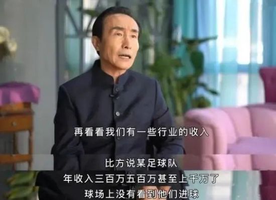 《速度与激情》系列自2001诞生 《速度与激情7》片场照 保罗·沃克弟弟羞涩现身 2014-04-21 已逝男星保罗·沃克的两个弟弟替意外去世的哥哥完成《速度与激情7》戏份。