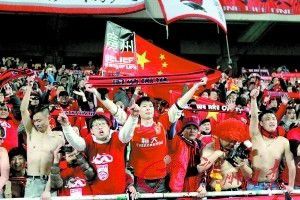 影片发布一组角色剧照，并同步曝光演员阵容，在杭州的湖光山色中，正上演这场关于“爱和美味”的温暖故事。