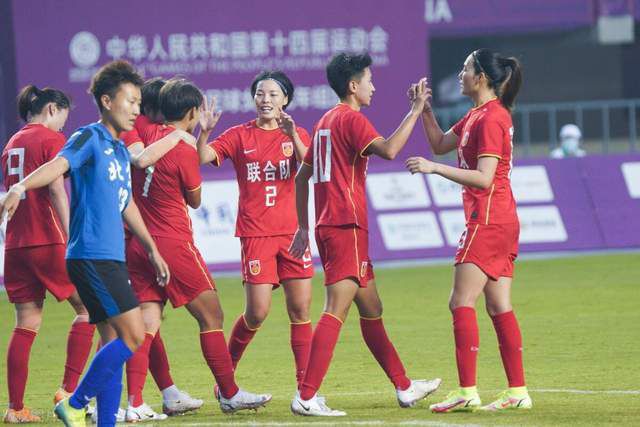 著名女星简 《速度与激情》迪塞尔留名星光大道 女友来助阵 2013-08-27 好莱坞当地时间8月26日，《速度与激情》系列主演范·迪塞尔留名好莱坞星光大道。