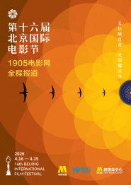 64岁芭比，勇闯现实世界！